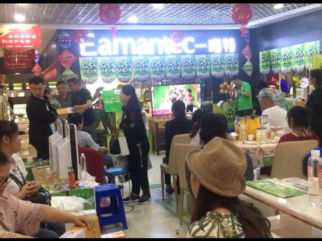 一鸣特项目二战区王彬梅老师活动咨询留影